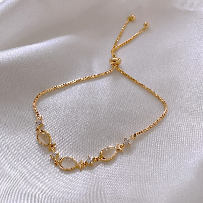 Bracelet with zircons