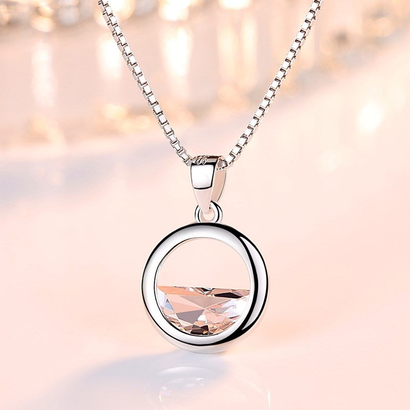 Necklace with a round pendant