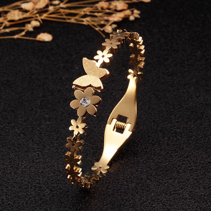Bracelet with butterfly and flower
