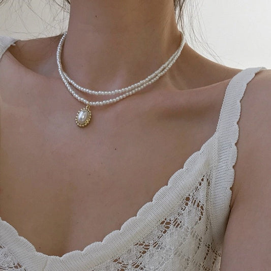 Double pearl necklace