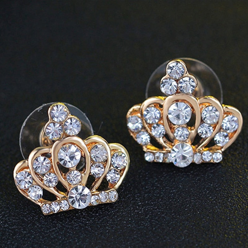 Jewelry set with a crown motif