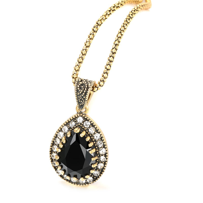 Vintage style necklace