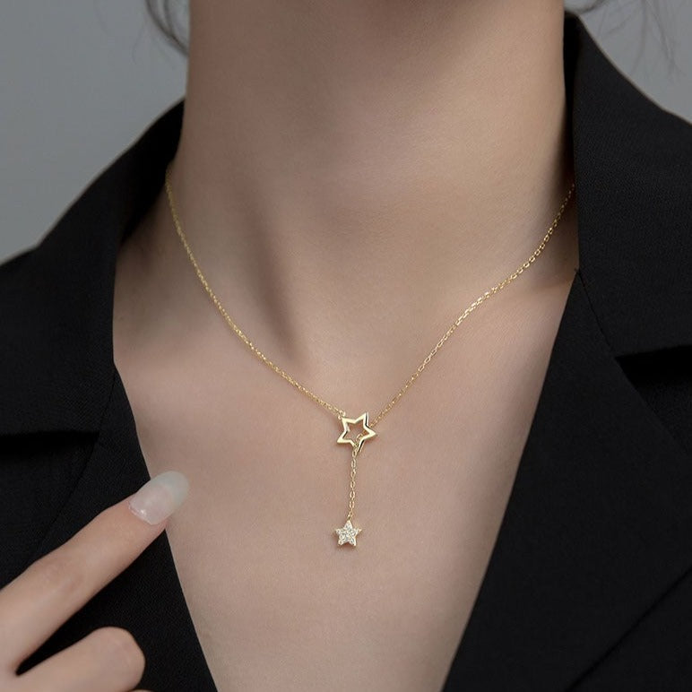 Necklace with a star motif
