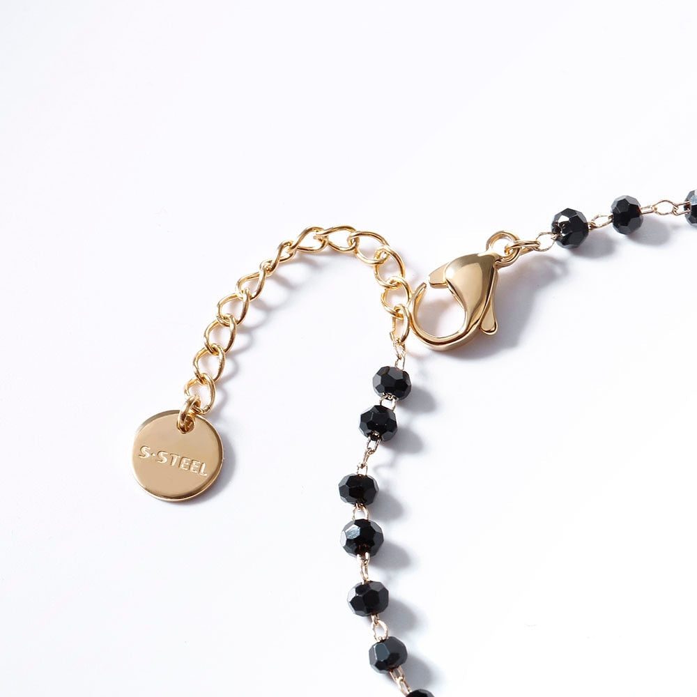 Simple bracelet with a heart