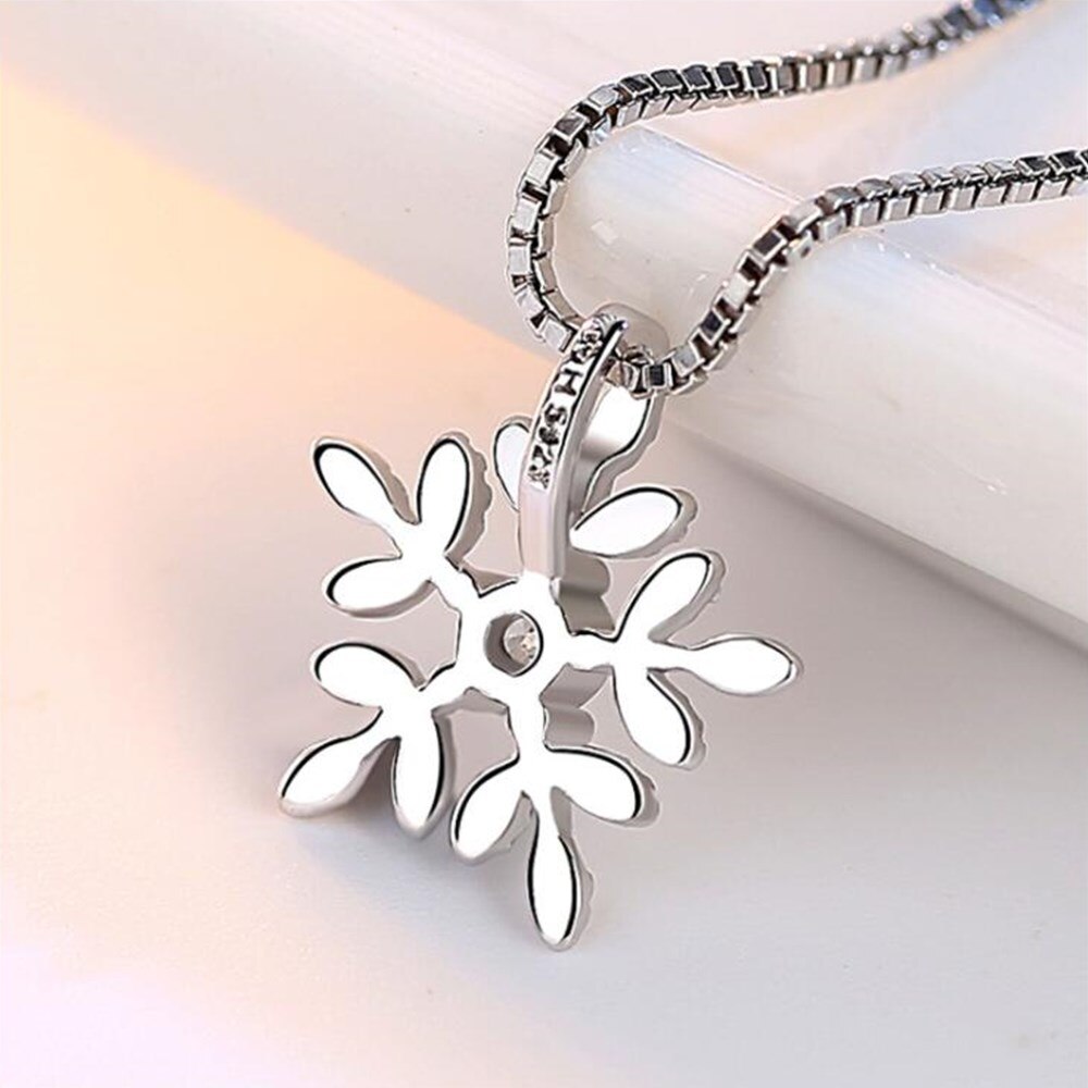Snowflake necklace