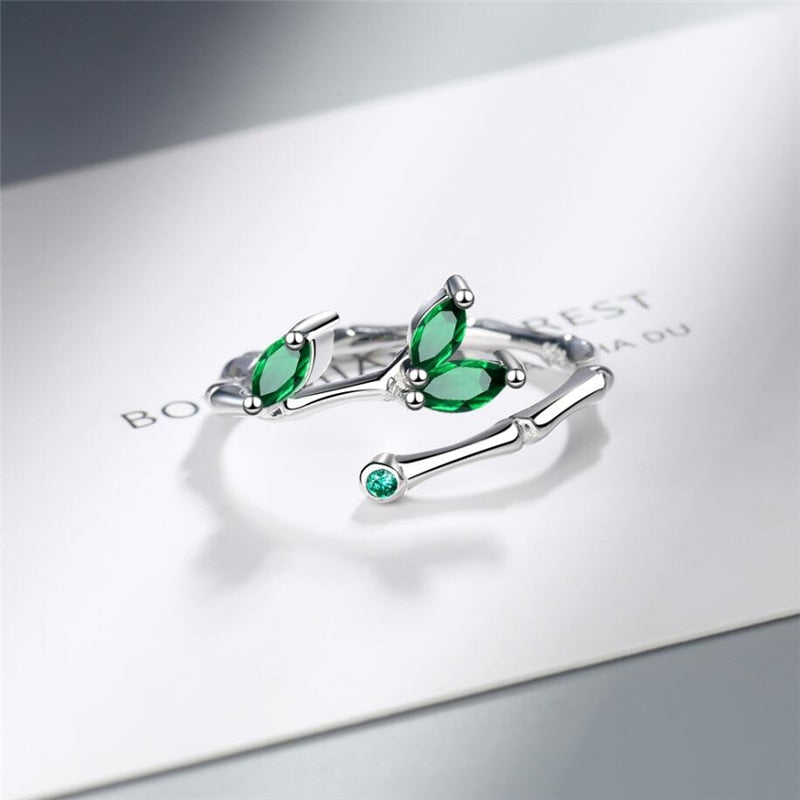 Ring with a plant motif