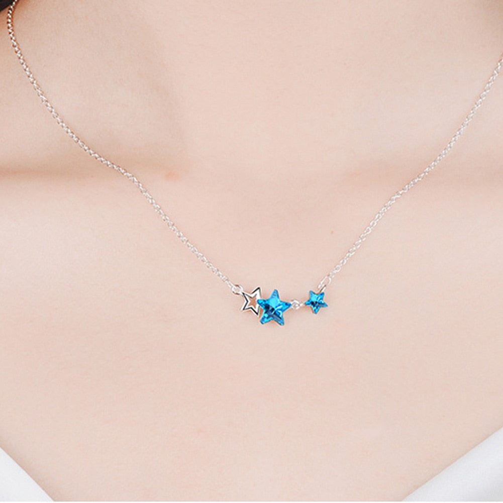 Set with a star motif