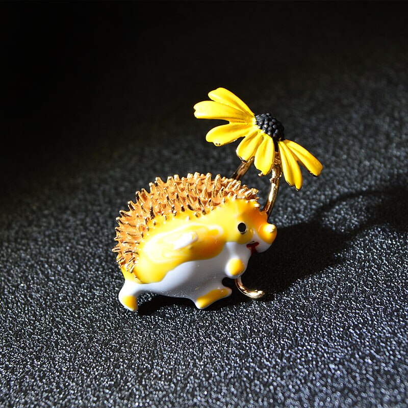 Pin - hedgehog with a flower
