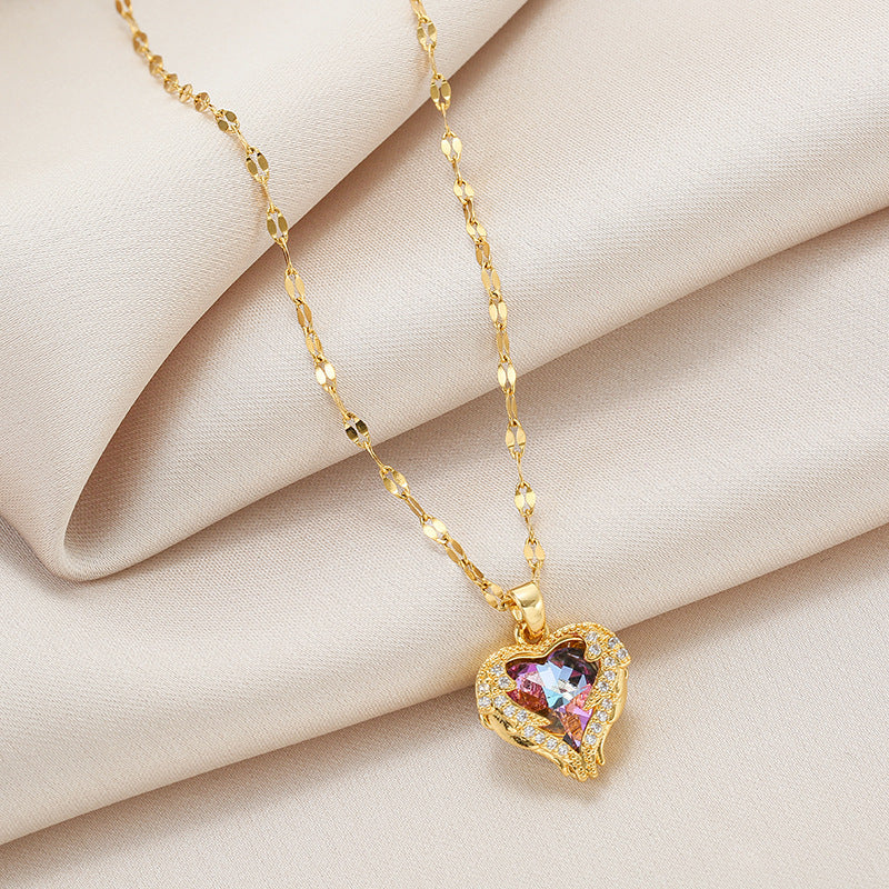 Necklace with a heart-shaped pendant with zircons
