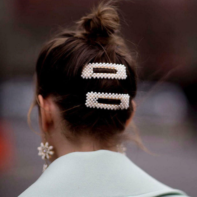 Set of hair clips with imitation pearls