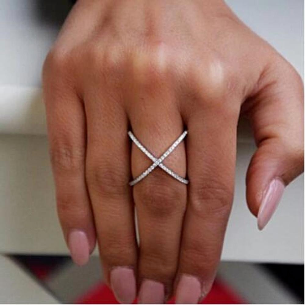 Double ring with zircons