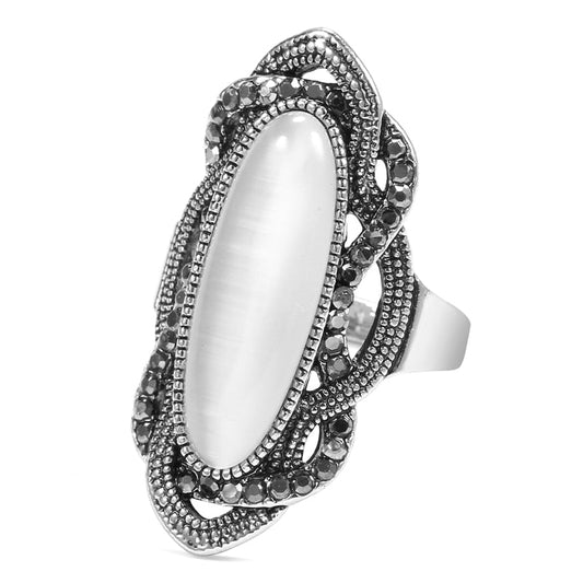 Ring with a longitudinal eyelet
