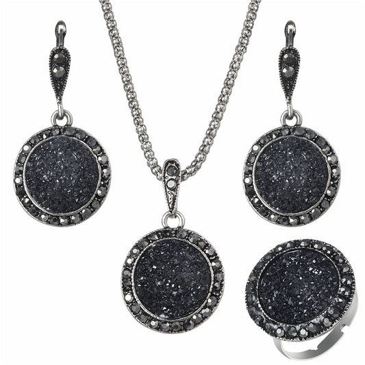 Jewelry set with zirconia