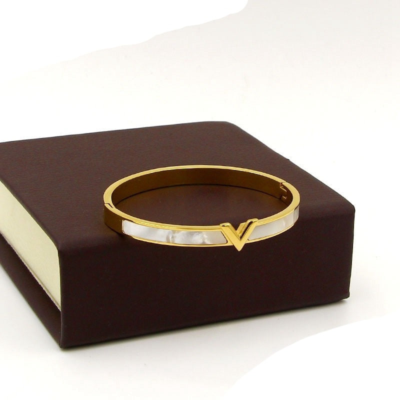 Minimalistic bracelet