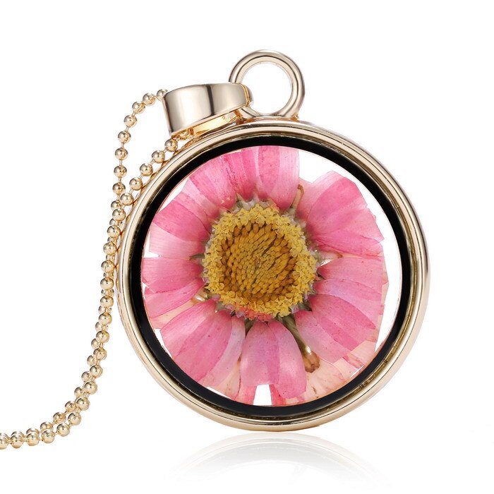 Necklace with a dried flower