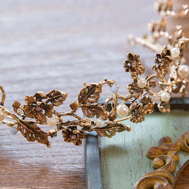 Vintage-style hairband