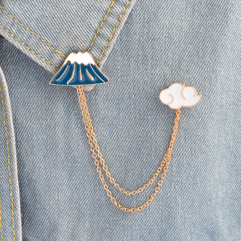 Pin with a chain - volcano