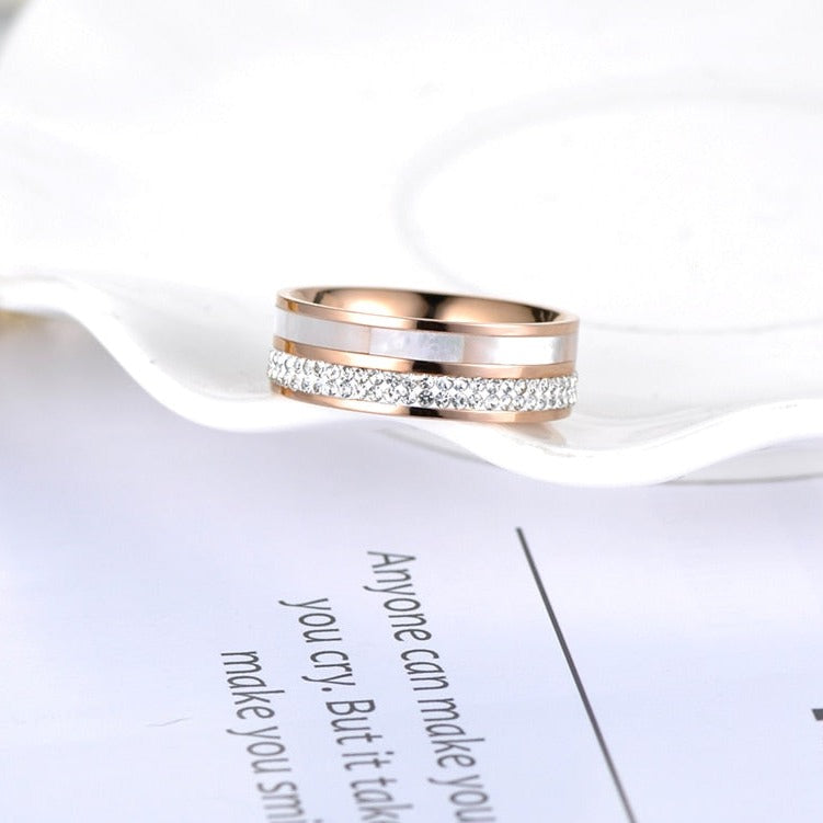 Band with zircons