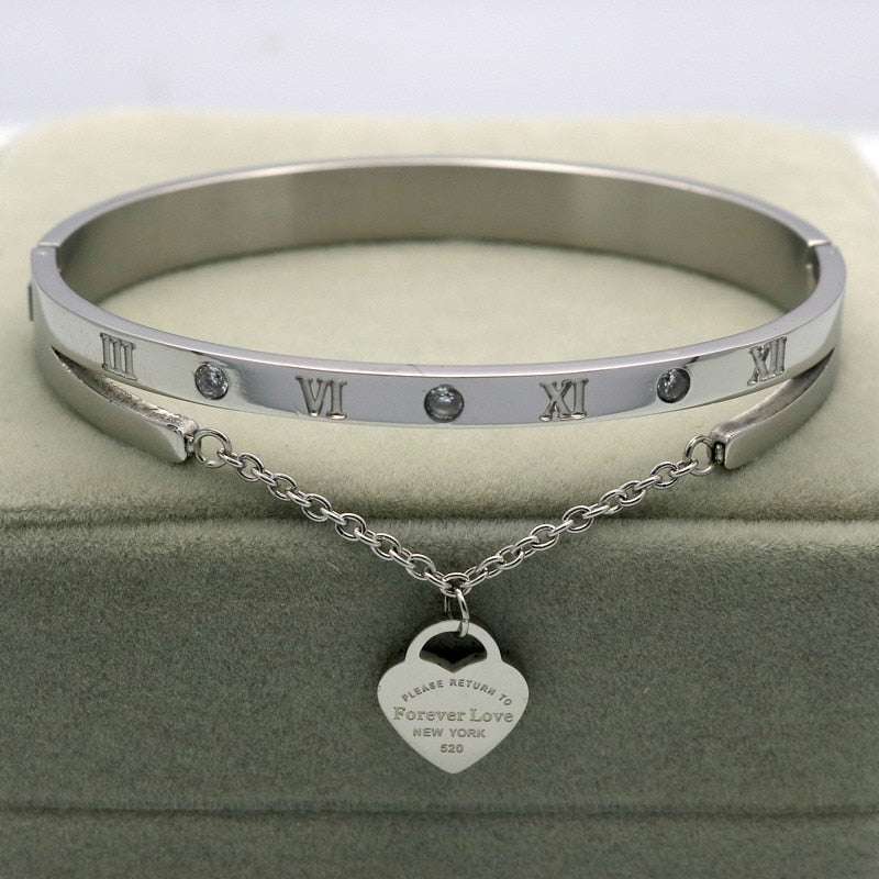 Bracelet with a chain