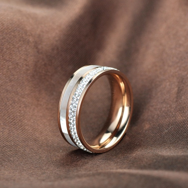 Band with zircons