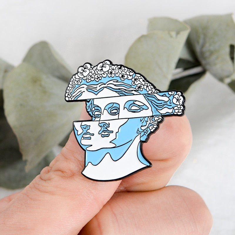 Sculpture pin