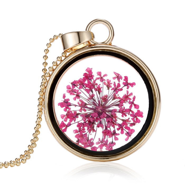 Necklace with a dried flower