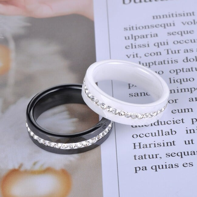 Ring with zircons