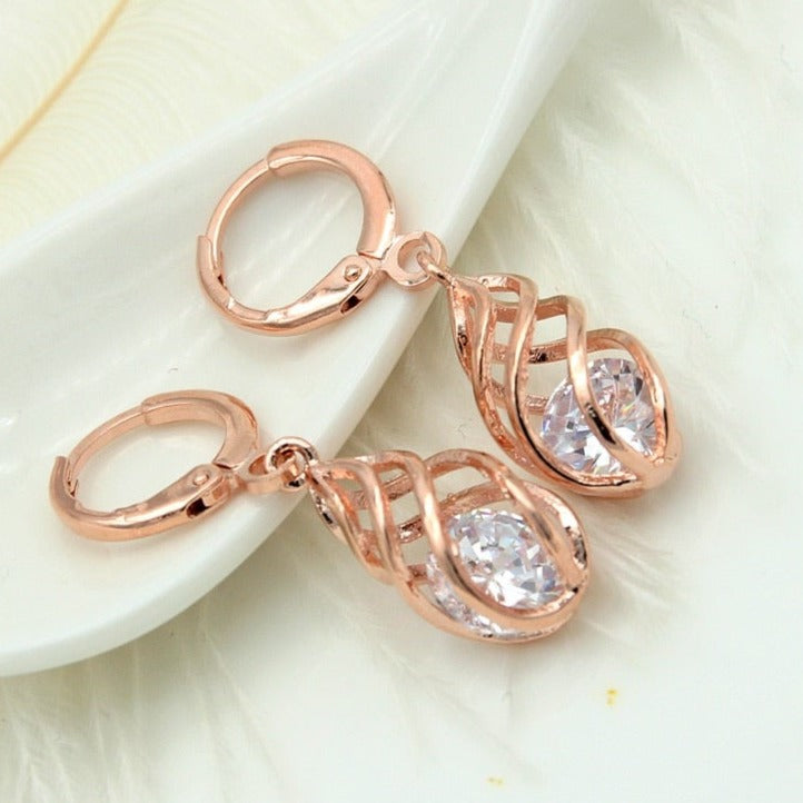 Set of jewelry with a spiral motif