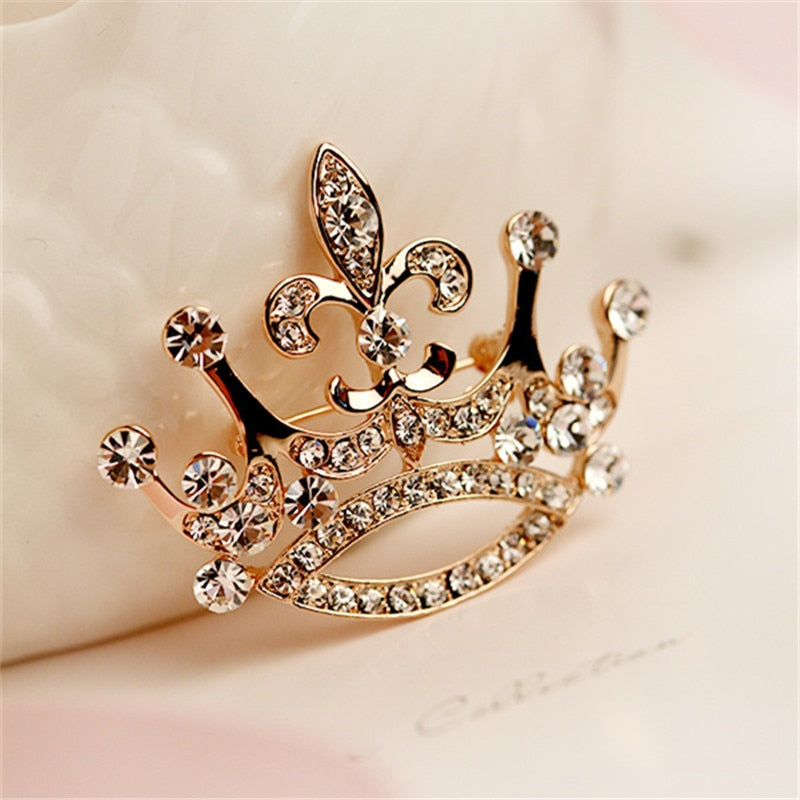 Crown brooch with zirconia