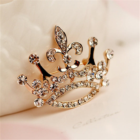 Crown brooch with zirconia