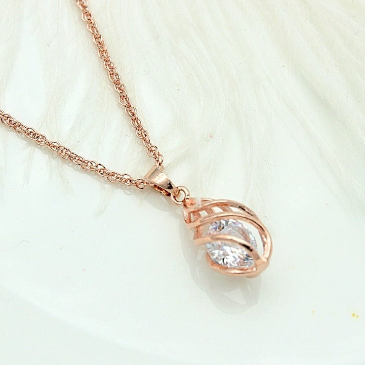 Set of jewelry with a spiral motif