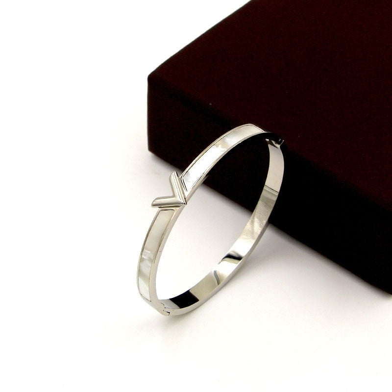 Minimalistic bracelet