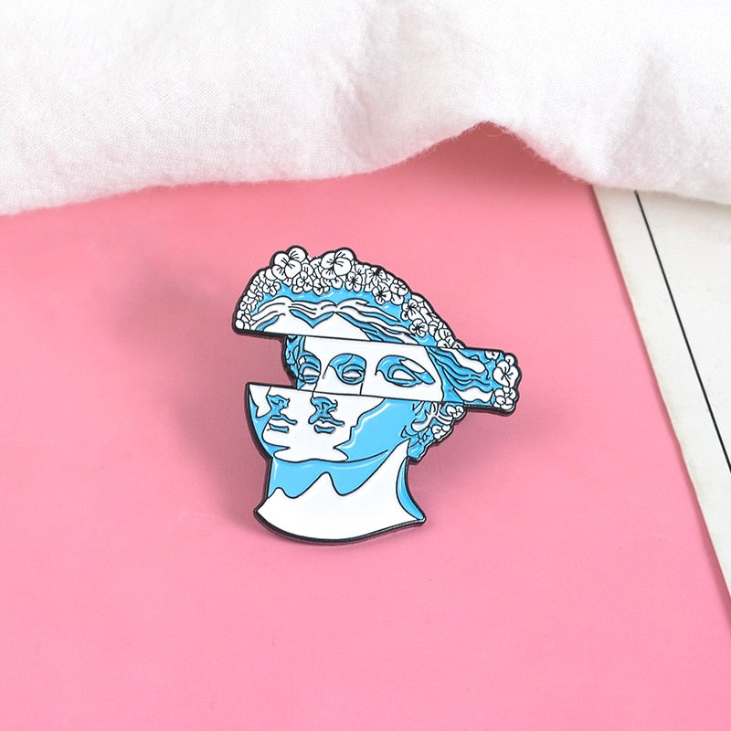 Sculpture pin