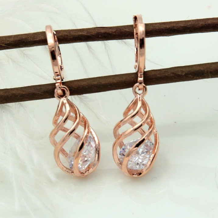 Set of jewelry with a spiral motif