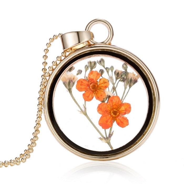Necklace with a dried flower