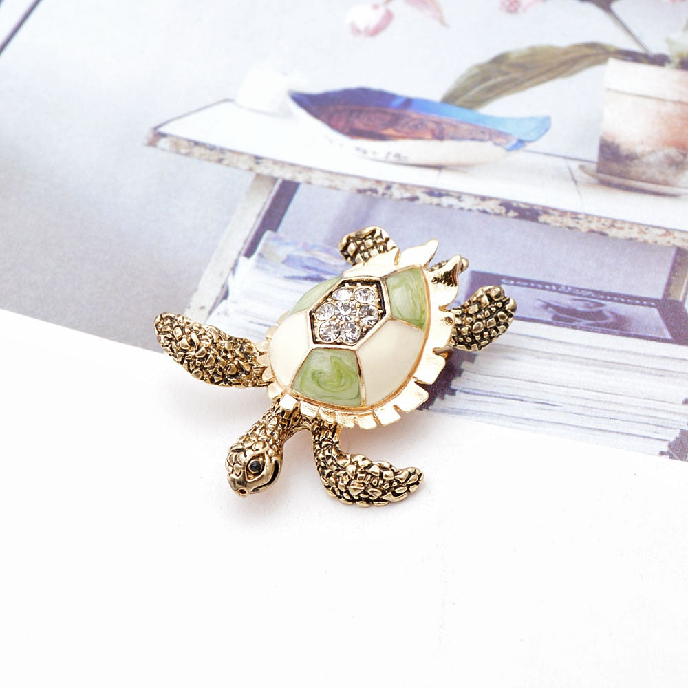 Turtle brooch with zirconia