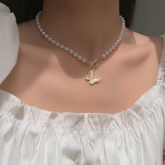 Pearl necklace with pendant
