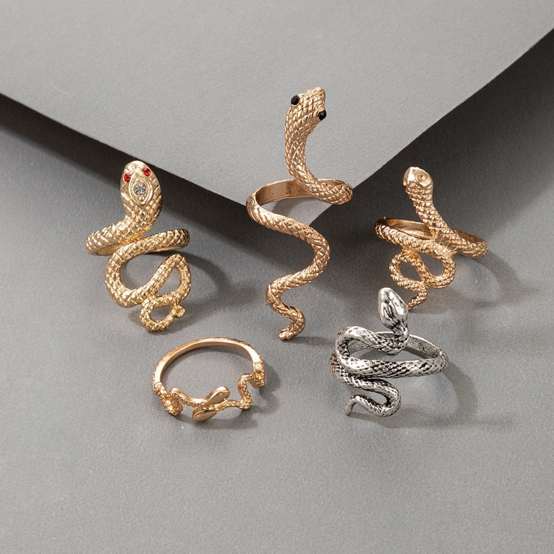 Snake pattern ring set
