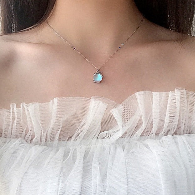 Necklace with a pendant - firefly