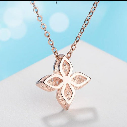 Necklace - lucky flower
