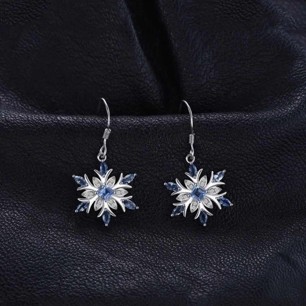 Earrings with a star motif