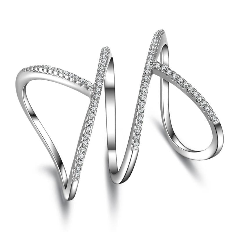 Ring with a geometric pattern