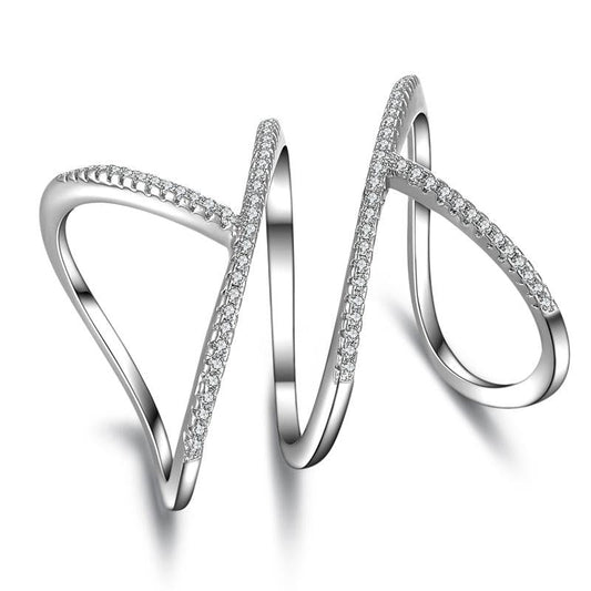 Ring with a geometric pattern