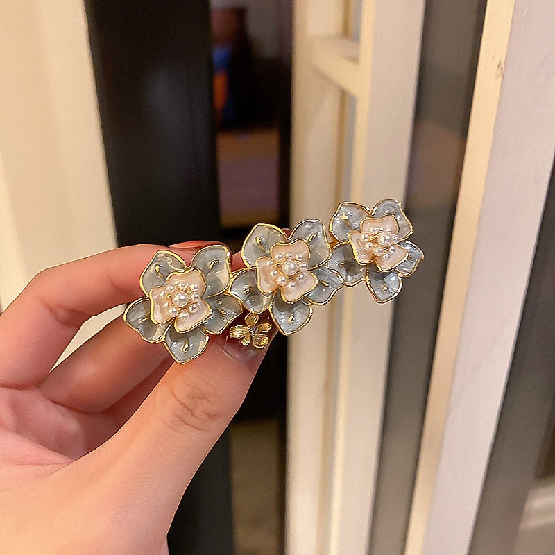 Hair clip with flowers