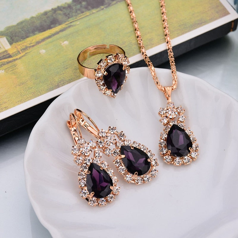Jewelry set with a colorful eye
