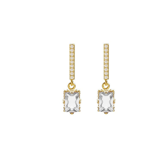 Earrings with zirconia
