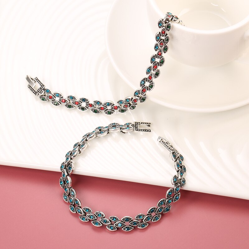 Bracelet with zircons