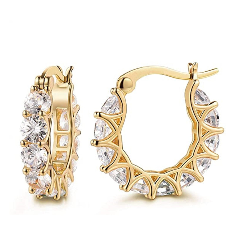 Round earrings with zirconia