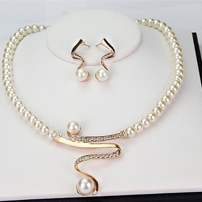Jewelry set with imitation pearls
