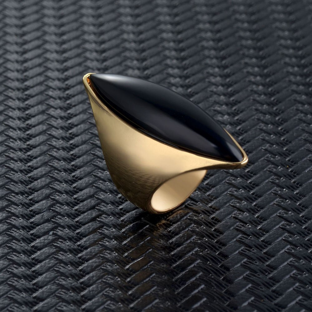 Ring with a longitudinal eyelet